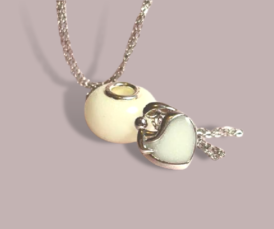 The Breastmilk pendant and Breastmilk bead set
