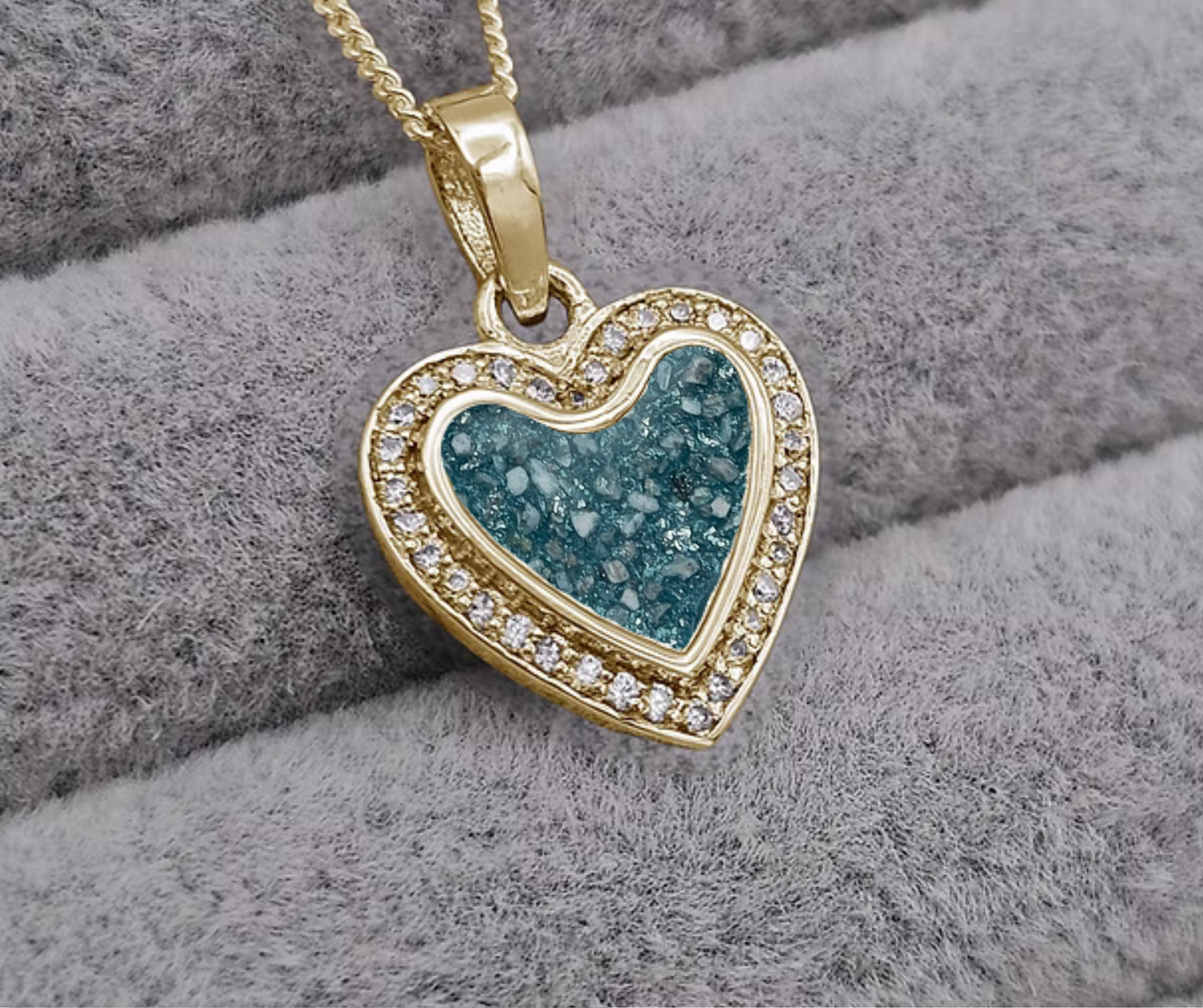 The CZ Hearty Solid Gold