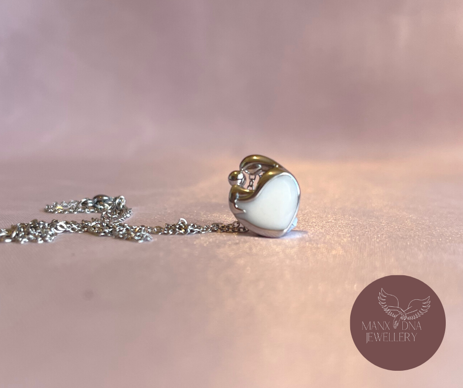 The Breastmilk pendant and Breastmilk bead set