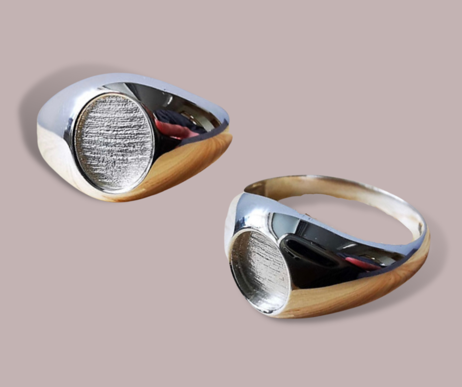 Men's oval signet ring